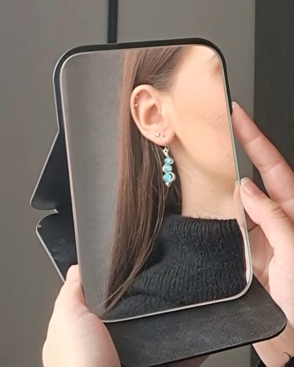 Wavy Cat Eye Earring - Image 2