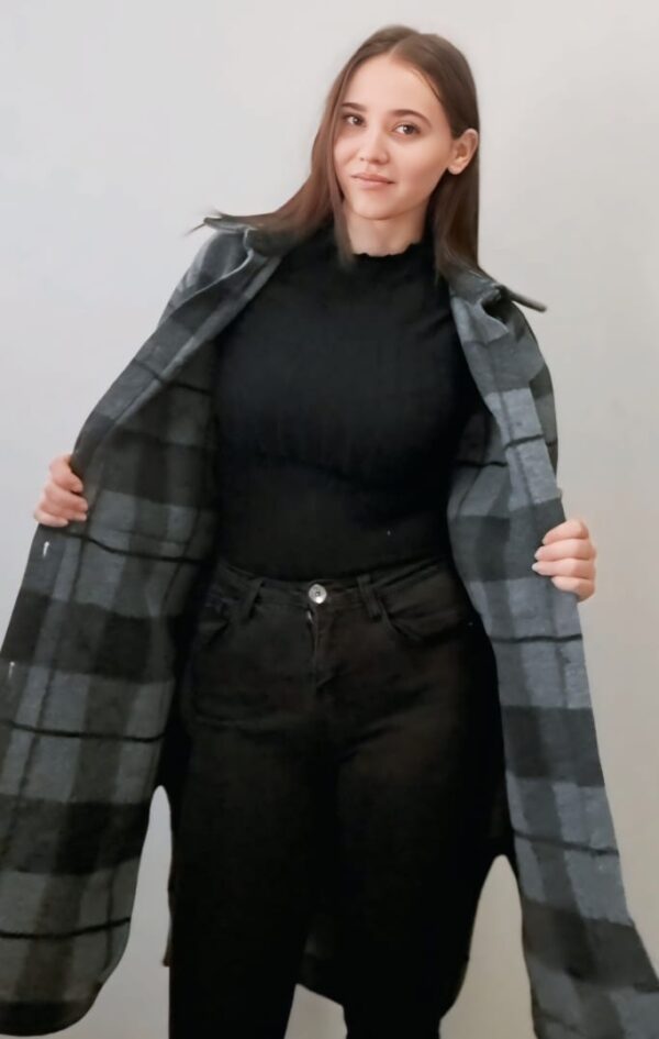 H & M Ladies Coat - Image 3