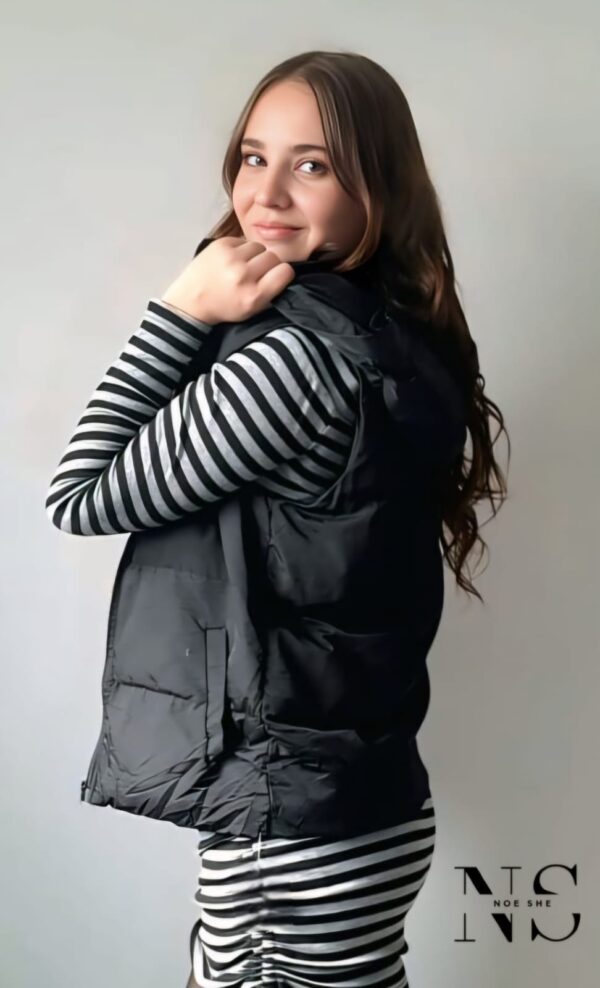 Shein Sleeveless - Image 2