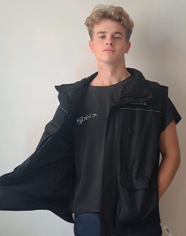 B & C Sleeveless - Image 3