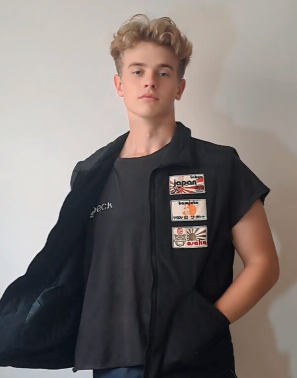 Black Sleeveless - Image 2