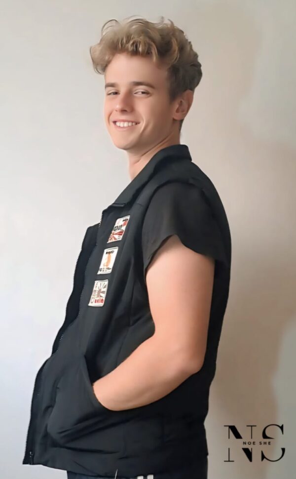 Black Sleeveless - Image 3