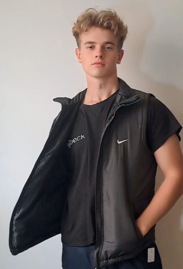 Nike Sleeveless - Image 3