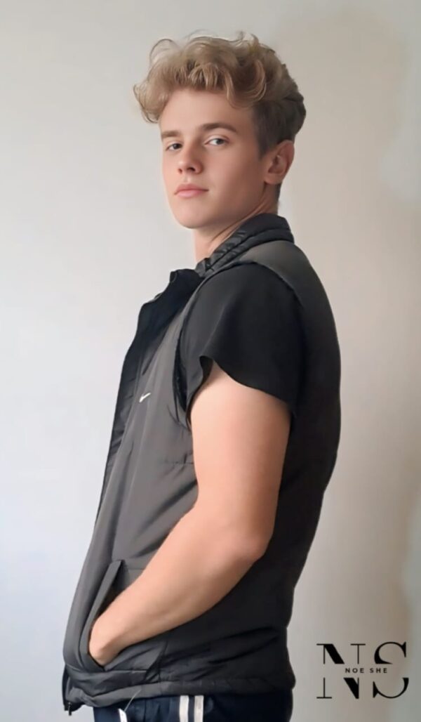 Nike Sleeveless - Image 2