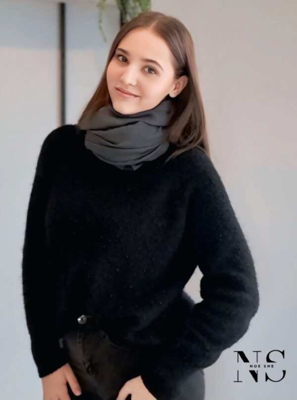 Simple Scarf Grey - Image 3