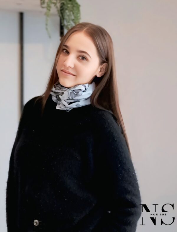 White Rose Print Scarf - Image 3