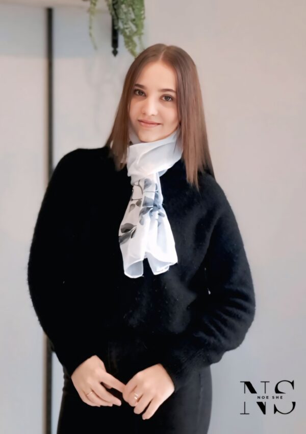 Thin Rose Print Scarf - Image 3